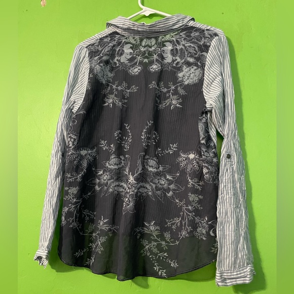 Top - Picture 2 of 3